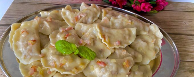 Вареники с квашеной капустой и грибами