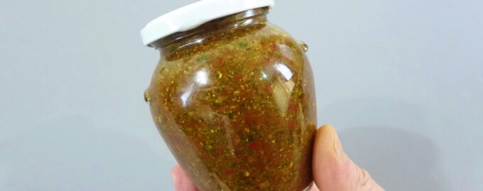 Аджика на зиму домашняя без варки