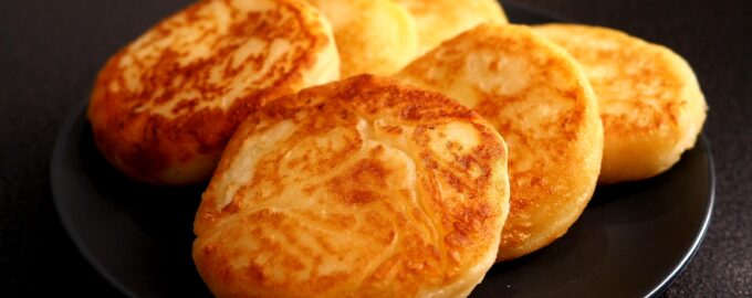 Картофельные оладьи с моцареллой