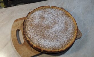 Аппетитный творожный пирог с персиками