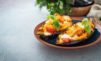 Фаршированные баклажаны-лодочки