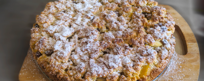 Яблочный крамбл с изюмом