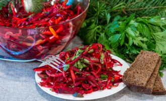 Овощной салат из свеклы и вареной моркови