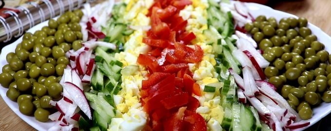 Мясные праздничные салаты- вкусные простые рецепты
