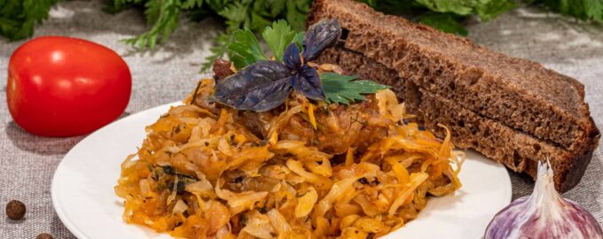 Бигус из квашеной капусты с мясом по-сибирски