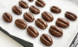 Шоколадное печенье «Кофейные зерна» для всех любителей шоколада и кофе