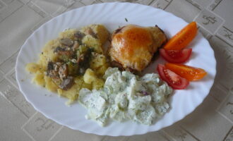 Свинина с грибами и ананасами