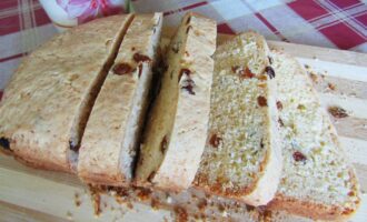 Творожный кекс с изюмом