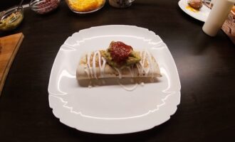 Чимичанга! Мексиканские рецепты! Приготовили соус сальса, гуакамоле и кое что еще!