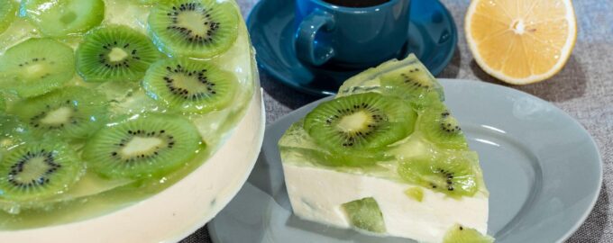 Творожный торт без выпечки с желатином и киви