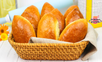 Пирожки с яйцом и зелёным луком в духовке невероятное тесто.