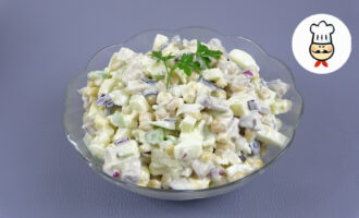 Салат со скумбрией и яблоком