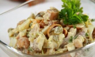 Салат с селедкой и грибами