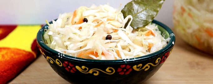 Сладкая маринованная капуста по-быстрому