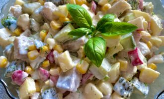 Салат из сельди с кукурузой