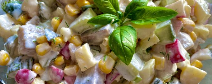 Салат из сельди с кукурузой