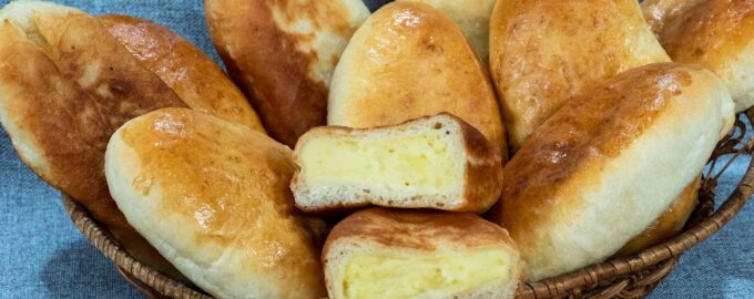Пирожки с картошкой в духовке и на сковороде
