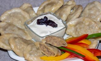 Вареники с говяжьей печенью и картошкой