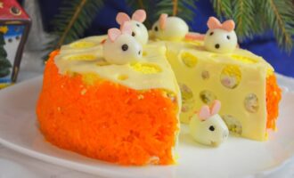 Салат «Мышки на сыре»