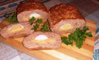 Куриный рулет с яйцом и сыром