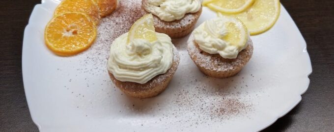 Капкейки кекс в домашних условиях. Готовим простой крем для капкейков.