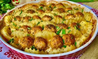 Горячее блюдо из фарша и картофеля