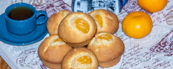 Песочные кексы с начинкой из мандаринов