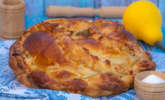 Домашний каравай из дрожжевого теста