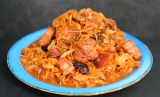 Бигос – шикарное мясо с 2 видами капусты