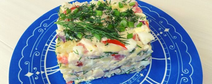 Салат из копченой куриной грудки с сыром