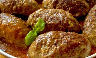 Котлеты из говядины с грибами