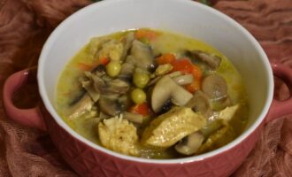 Куриный суп с карри