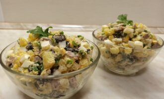 Салат мясной с черносливом
