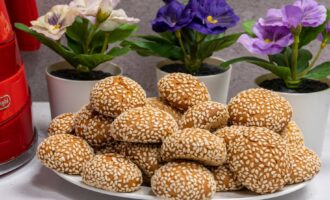 Домашнее песочное печенье с кунжутом