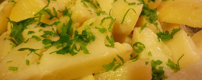 Запеченный картофель с маслом