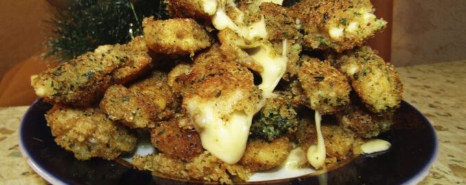 Горячая закуска из сыра в кляре (Сырные палочки)