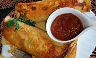 Блины с сосисками и сыром