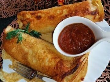 Блины с сосисками и сыром