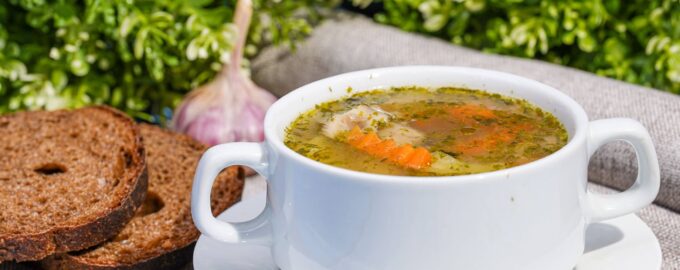 Постный грибной суп с гречкой и картофелем