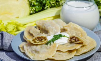 Вареники с капустой и мясом по-сибирски