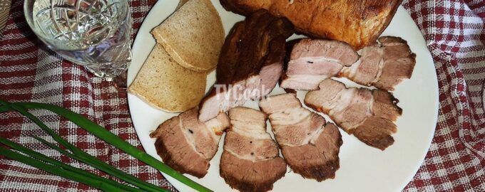 Свиная грудинка в тёмном пиве на сковороде