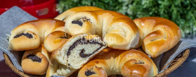 Рогалики с маком по-домашнему