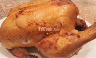 Курица, запеченная в духовке целиком