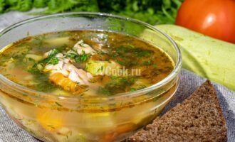 Летний овощной суп с курицей