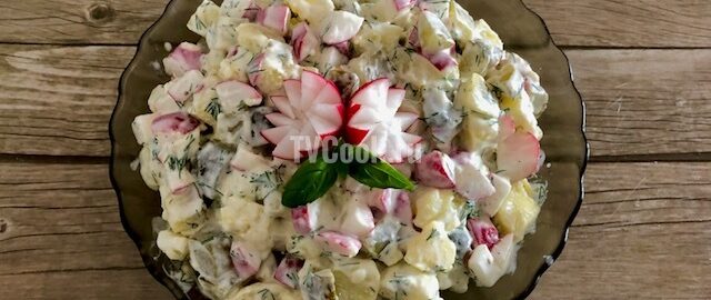 Салат с редиской и картошкой