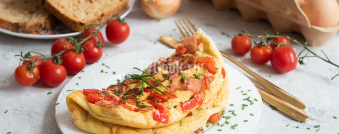 Омлет с ветчиной и овощами