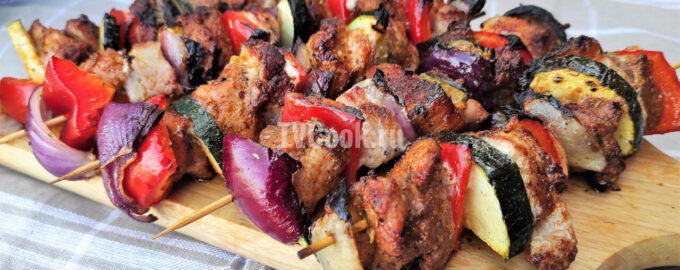 Шашлык из свинины с луком и перцем
