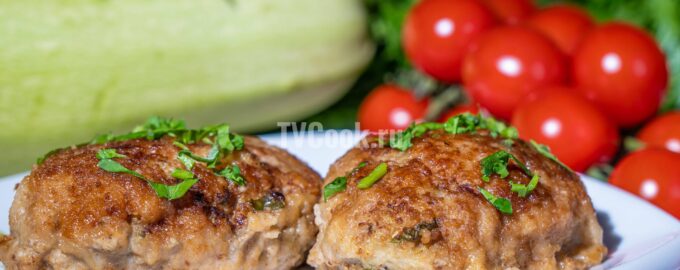 Мясные котлеты с кабачками