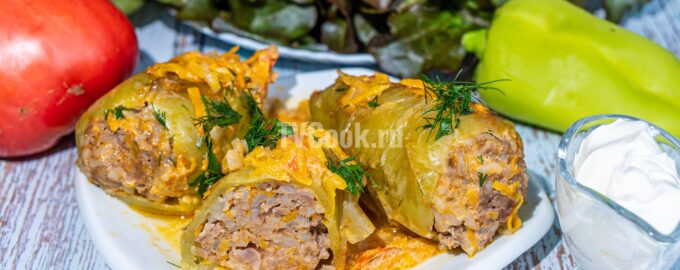 Болгарские перцы фаршированные мясным фаршем с рисом