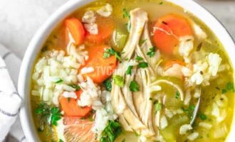 Куриный суп с рисом и овощами